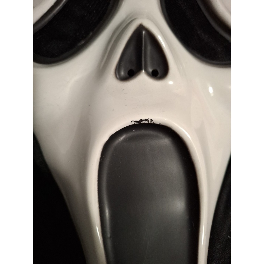 Scream Mask Ghost Face Easter Unlimited (No Glow) April - June 2013 - Picture 2 of 4